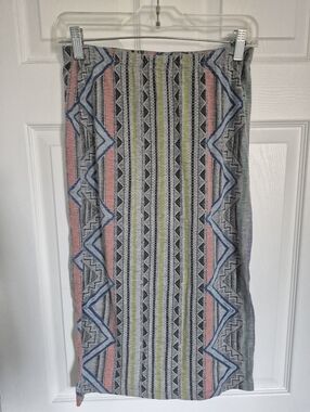 Patterned Knit Pencil Skirt in Pink, Blue & Gray